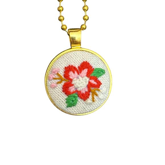 Red Flower in Goldtone Bezel Embroidery Necklace - Picture 2 of 2